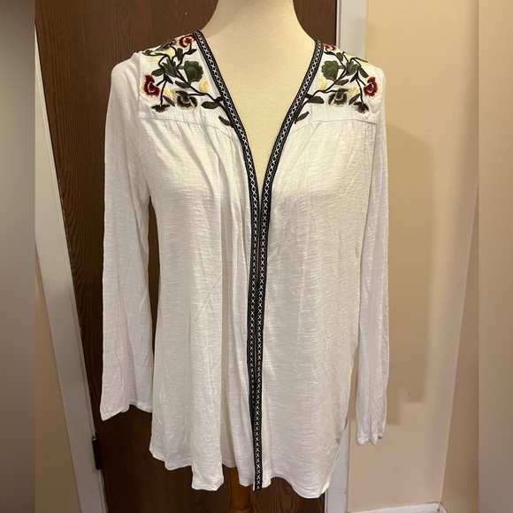sencacion Tops - Sencacion Blouse Size Small Embroidered Cardigan‎